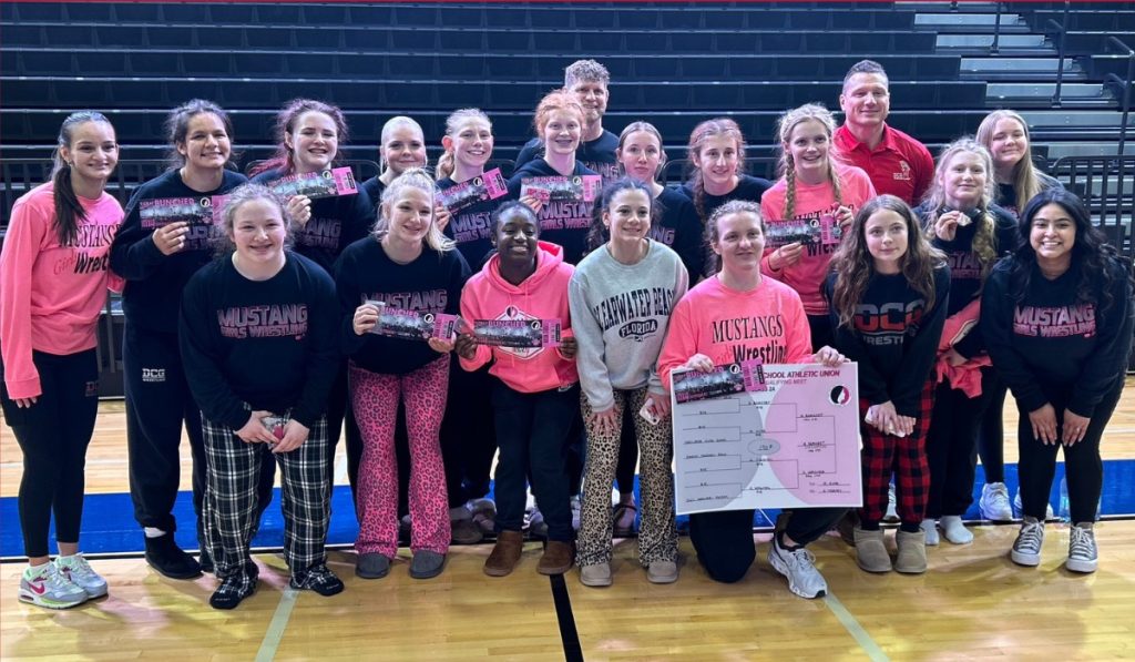 Girls Wrestling to State