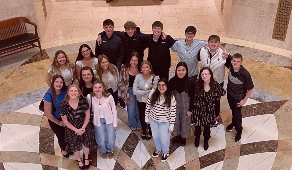 Rho Kappa students visit the Iowa State Capitol